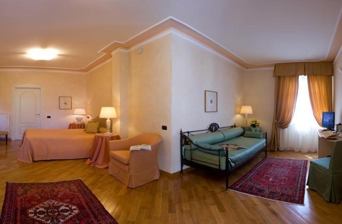Albergo Castiglione Langhe Castiglione Tinella المظهر الخارجي الصورة